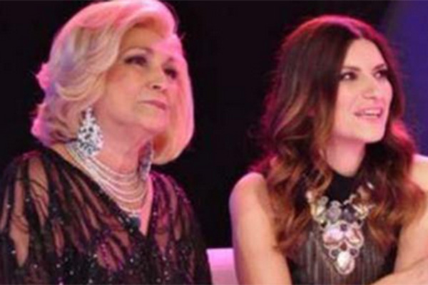 Laura Pausini faz homenagem a Hebe Camargo