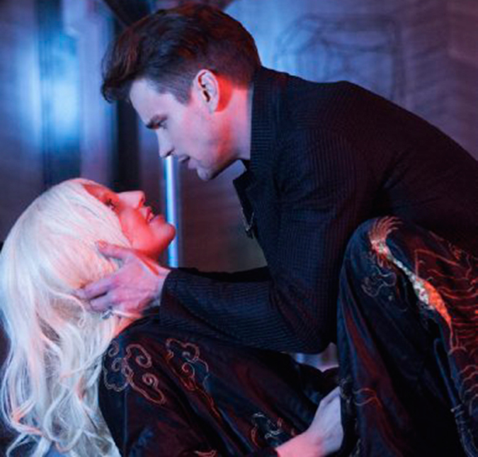 Par romântico de Lady Gaga, Matt Bomer diz que marido não tem ciúme de cenas em <i>American Horror Story: Hotel</i>