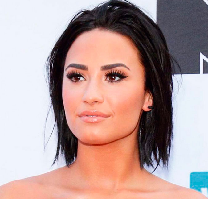 Demi Lovato diz que vai lutar para que as pessoas se conscientizem sobre doenças mentais