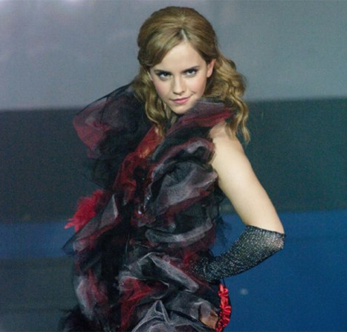 Emma Watson é flagrada com um homem misterioso!