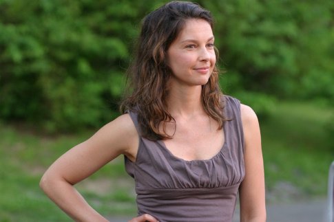Ashley Judd conta que sofreu assédio sexual por parte de diretor de cinema
