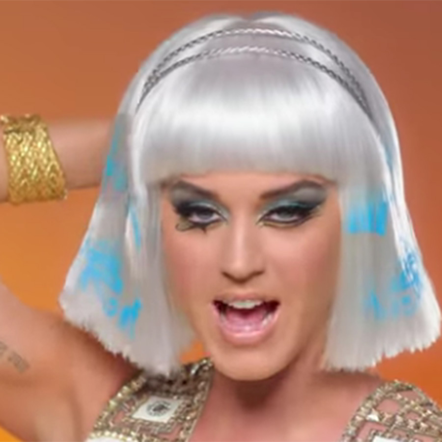 <i>Dark Horse</i>