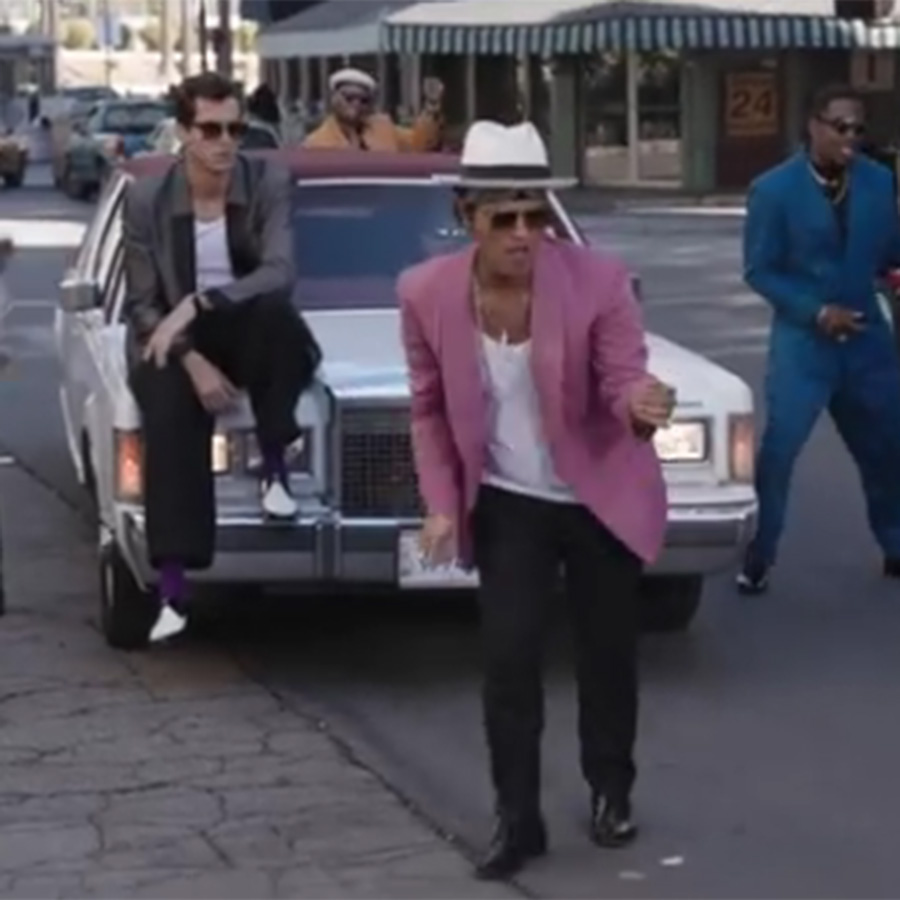 <i>Uptown Funk</i>