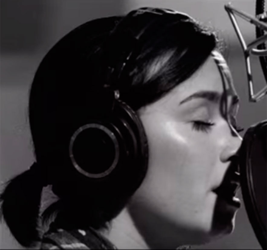 Demi Lovato solta a voz no clipe de <i>Stone Cold</i>, assista aqui!