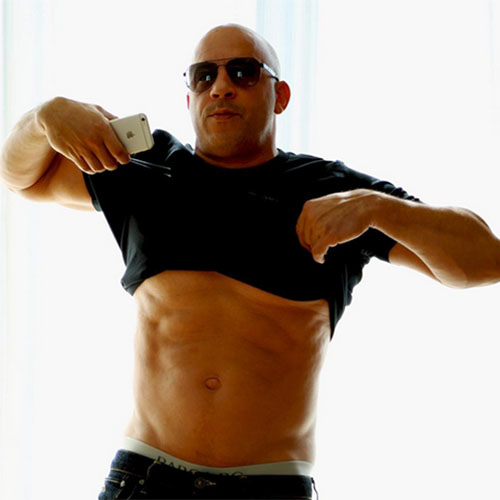 Vin Diesel exibe tanquinho e acaba com polêmica sobre sua barriga: <i>Falar mal do corpo de alguém é sempre errado</i>