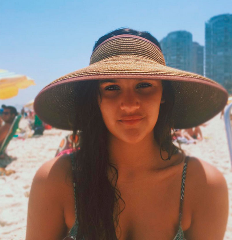 Roubando a cena em <i>Malhação</i>, filha de Flávia Alessandra curte dia de praia