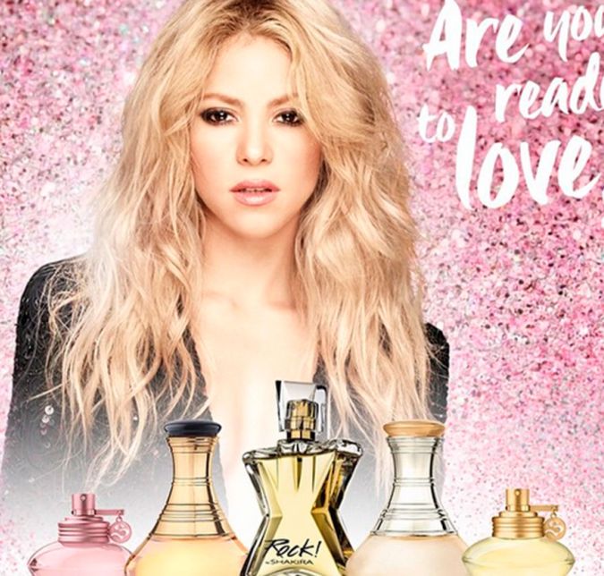 E ela não é a única cantora que gosta de colocar sua personalidade em frascos, não! Shakira também já explorou o ramo e, com uma embalagem inspirada em sua guitarra favorita, bem diferente dos outros já criados pela cantora, o perfume Rocky tenta transmitir a energia e sensualidade da cantora.