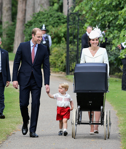 Príncipe William compara o príncipe George com a princesa Charlotte