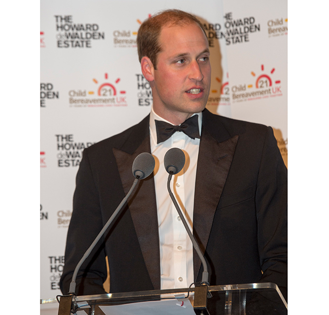 Príncipe William se emociona em discurso e relembra perda da mãe, Princesa Diana
