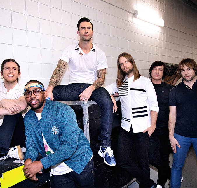 Adam Levine e sua banda <i>Maroon 5</i> podem ser a grande atração do <i>Super Bowl</i> em 2016!