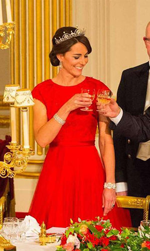 Kate Middleton emprestou joias da rainha Elizabeth para evento