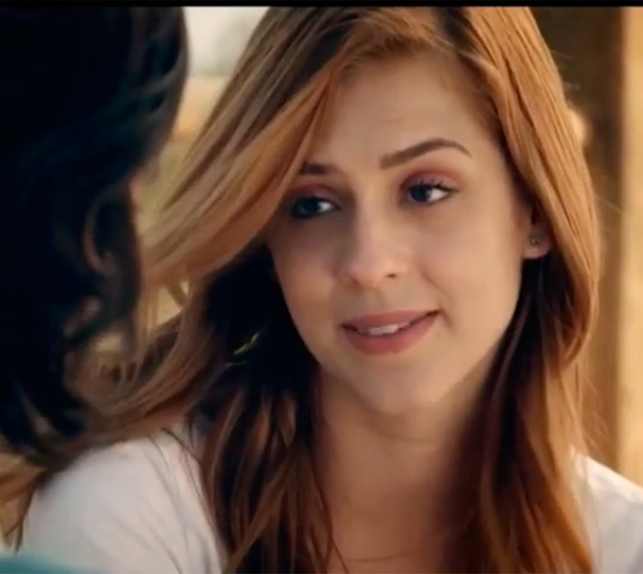 Sophia Abrahão divulga trecho do seu novo filme, <i>Anjo de Cabelos Longos</i>