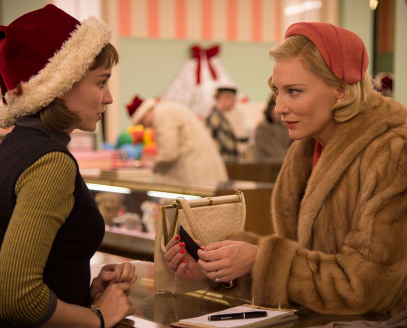 Rooney Mara conta como foi contracenar com Cate Blanchett no filme <i>Carol</i>!