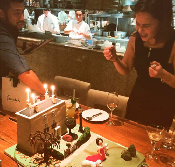 Emilia Clarke, de <I>Game of Thrones</I>, ganha bolo todo estilizado em aniversário!