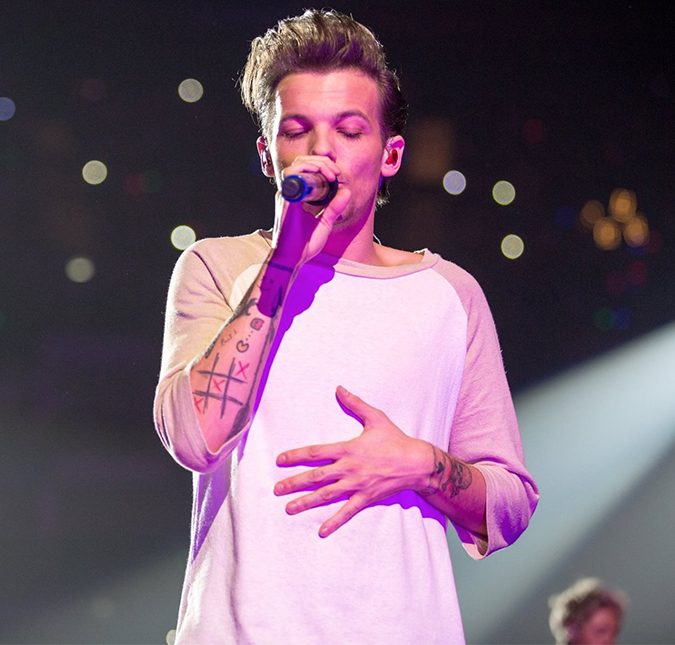 Louis Tomlinson, da <i>One Direction</i>, destrói quarto e é expulso de hotel de luxo, diz jornal