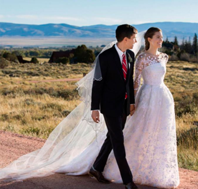 Allison Williams explicou a escolha de seu vestido de noiva: -<I> Eu estou sempre com frio</i>