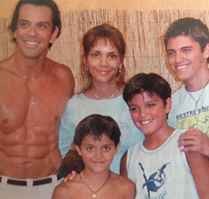 Pai dos irmãos Simas publica foto de família ao lado de Halle Berry!