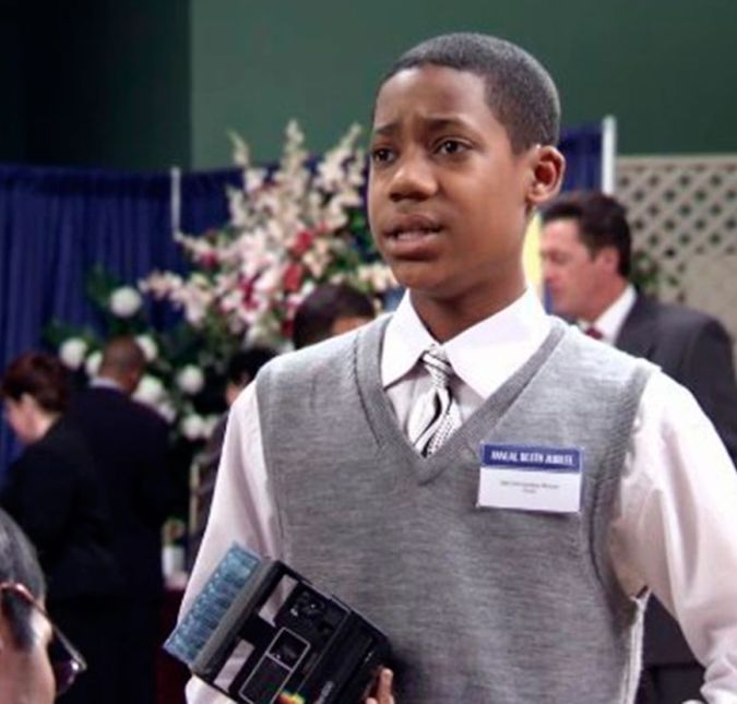 Ele também é um menino muito inteligente e esforçado e, mesmo com algumas dificuldades em algumas matérias, sempre tenta recuperar o tempo perdido e não desiste. Com certeza um garoto que vale qualquer garota investir. Pena que isso não aconteceu com muita frequência na vida dele durante o seriado. Ele também é um menino muito inteligente e esforçado e, mesmo com algumas dificuldades em algumas matérias, sempre tenta recuperar o tempo perdido e não desiste. Com certeza um garoto que vale qualquer garota investir. Pena que isso não aconteceu com muita frequência na vida dele durante o seriado.