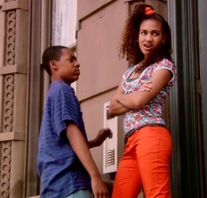 Tasha, papel de Paige Hurd, que o diga! Tadinho do Chris: a menina deu muitos foras nele, mas está aí mais uma qualidade para amá-lo. Super romântico, ele não desistiu de conquistar o coração da amada, mesmo um pouco desajeitado nos assuntos do amor. Tasha, papel de Paige Hurd, que o diga! Tadinho do Chris: a menina deu muitos foras nele, mas está aí mais uma qualidade para amá-lo. Super romântico, ele não desistiu de conquistar o coração da amada, mesmo um pouco desajeitado nos assuntos do amor.