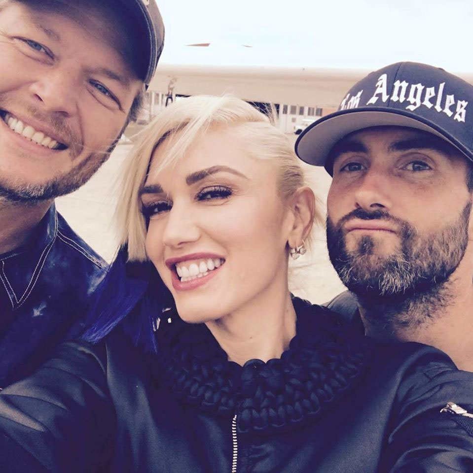 Namoro de Blake Shelton e Gwen Stefani preocupa equipe do <i>The Voice</i>, diz <I>site</i>