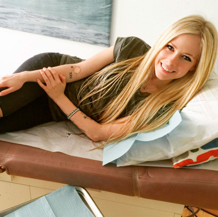 Avril Lavigne está cada vez melhor de sua doença