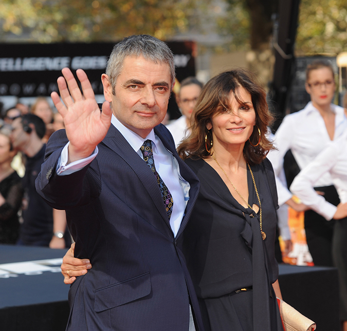 Ator de <i>Mr. Bean</i>, Rowan Atkinson se divorcia de esposa com quem esteve por 24 anos e está morando com nova namorada, de 32