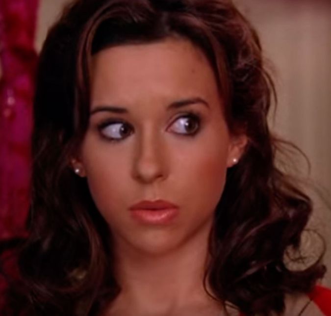 Gretchen fazia parte do grupo da queen bee Regina George. Vire e mexe, a jovem tentava fazer algo para se destacar das outras. Talvez o seu melhor momento em busca de atenção tenha sido quando ela tentou popularizar a expressão That is so fetch!, que, em português, seria traduzido para Isto é tão barro!