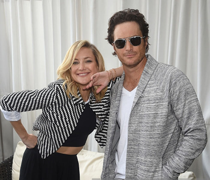 Kate Hudson e irmão voltam a falar com o pai biológico após mais de uma década