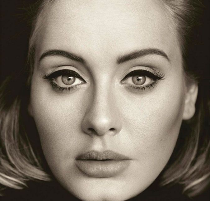 Adele faz carta de agradecimento aos fãs pelo novo álbum