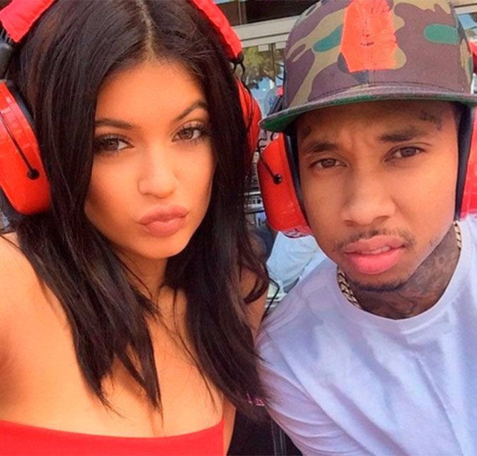 Após término, Kylie Jenner posta foto com Tyga