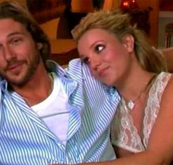 O namoro começou em 2005 e, durante esse intervalo na carreira, ambos oficializaram a união, poucos meses depois. No mesmo ano, o casal protagonizou o reality Britney & Kevin: Chaotic, que mostrava o dia a dia da vida de casados deles. Novamente a cantora foi alvo de críticas, já que gostava de falar bastante sobre sexo e diversão. O namoro começou em 2005 e, durante esse intervalo na carreira, ambos oficializaram a união, poucos meses depois. No mesmo ano, o casal protagonizou o reality Britney & Kevin: Chaotic, que mostrava o dia a dia da vida de casados deles. Novamente a cantora foi alvo de críticas, já que gostava de falar bastante sobre sexo e diversão.