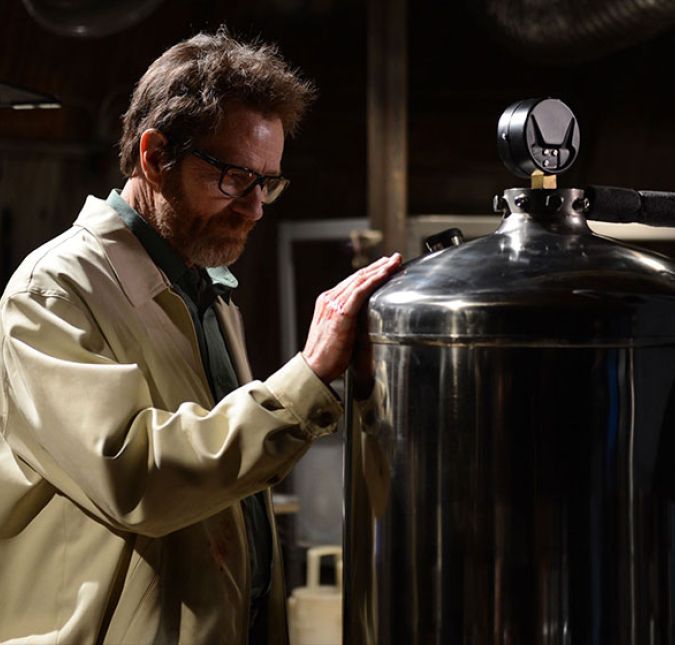 Nem Breaking Bad escapou dos comentários negativos sobre o destino dos personagens. Entre mortos e feridos salvaram-se quase todos: só mesmo Walter que não resiste e finalmente perde a batalha contra o câncer, dando seu último respiro no laboratório onde Jesse cozinhava metanfetamina com a receita aprendida com o seu antigo professor.