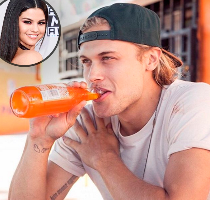 Selena Gomez publica foto de loiro misterioso nas redes sociais e intriga fãs