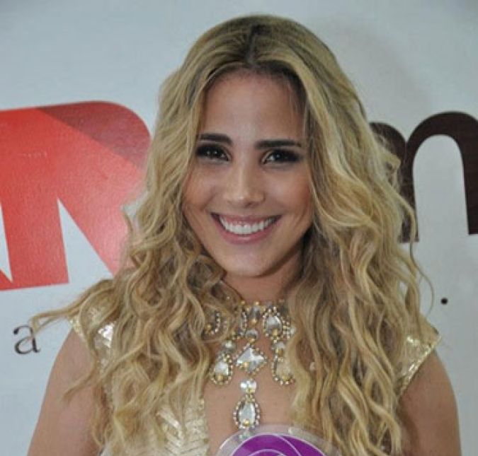 Em janeiro de 2012 nasce José Marcus, primeiro filho da cantora, que se torna porta-voz em uma campanha de amamentação. Para o final do ano, volta a assumir o visual loiríssimo da foto acima.