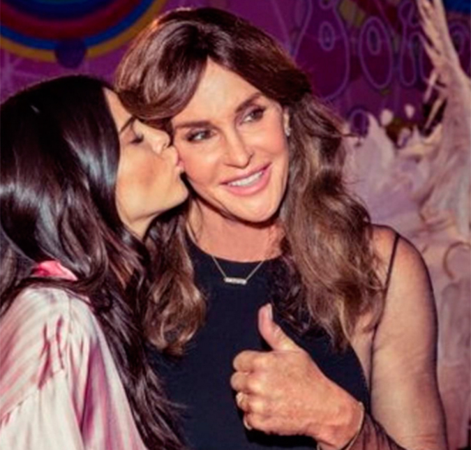 Caitlyn Jenner é honrada novamente, desta vez como pessoa mais <i>fascinante</i> do ano