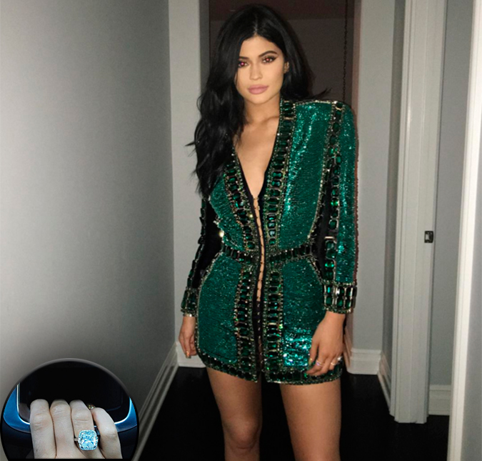 Após exibir anel de brilhantes, Kylie Jenner põe fim a rumores de que estaria noiva