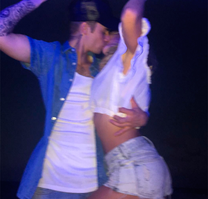 Justin Bieber dá beijão em Hailey Baldwin, veja a foto!