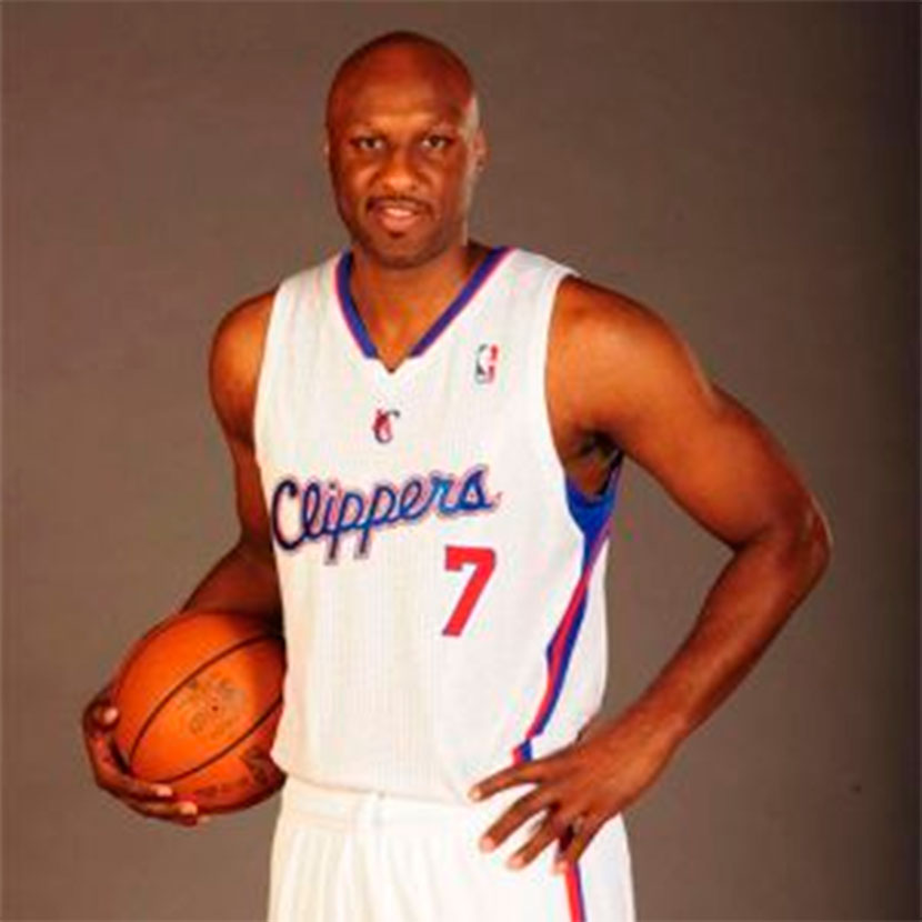 Lamar Odom deixa o hospital, mas segue em tratamento