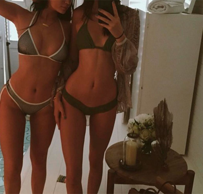 Kylie e Kendall Jenner mostram o corpão em <I>selfie</I> de biquíni
