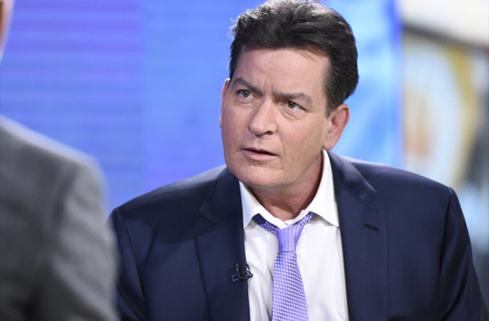 Charlie Sheen alega que não pode mais pagar pensão de 200 mil reais a gêmeos, entenda!