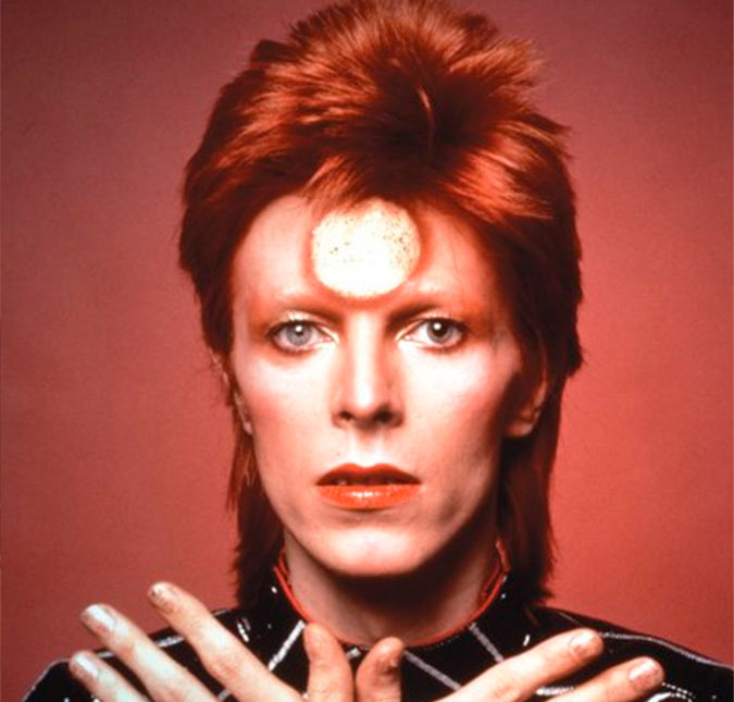 David Bowie é cremado secretamente sem a presença de sua família e de seus amigos, diz jornal