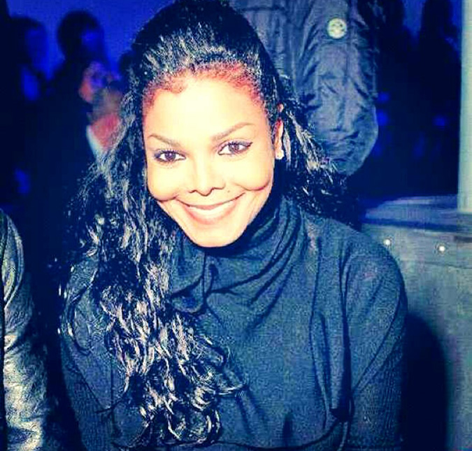 Após rumores de que estaria com câncer na garganta, Janet Jackson remarca datas de <i>shows</i>