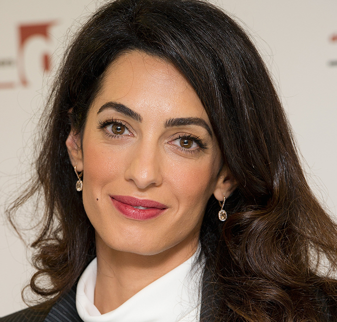 Amal Alamuddin fala sobre a fama que adquiriu ao se casar com George Clooney: <i>- Há uma certa responsabilidade que vem com isso</i>