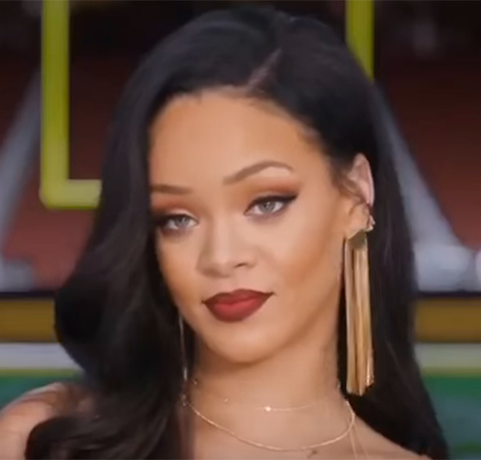 Rihanna participa de vídeo promocional do <i>Super Bowl</i> e do <i>Grammy</i>