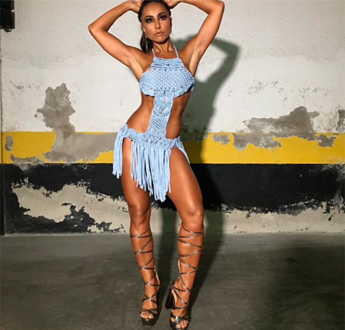 Sabrina Sato posta foto com look ousado para ensaio de Carnaval
