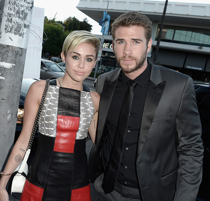 Noivado de Liam Hemsworth com Miley Cyrus é desconversado pelo