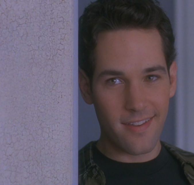 Quando as gravações terminaram, Paul Rudd deu presentes para todo mundo do elenco e da equipe. - O que eu comprei para cada um foi um colar com o nome deles escrito em um grão de arroz. Foi tipo o pior presente, o ator comentou, de acordo com o livro As If!: The Oral History of Clueless. A atitude foi fofa, vai? Quando as gravações terminaram, Paul Rudd deu presentes para todo mundo do elenco e da equipe. - O que eu comprei para cada um foi um colar com o nome deles escrito em um grão de arroz. Foi tipo o pior presente, o ator comentou, de acordo com o livro As If!: The Oral History of Clueless. A atitude foi fofa, vai?