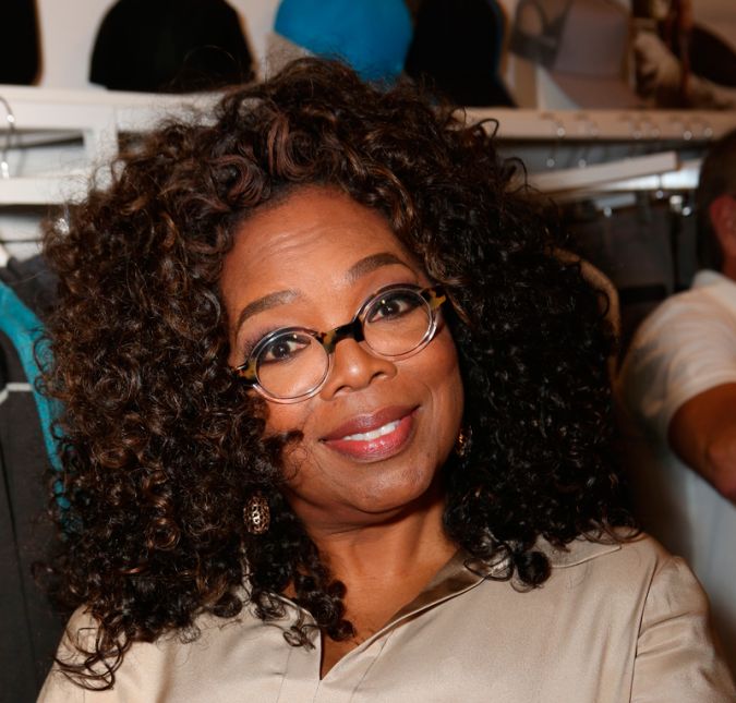 Em A Origem da Vida, filme de 2012, Oprah faz uma pequena participação como... ela mesma! É para quem pode. Em A Origem da Vida, filme de 2012, Oprah faz uma pequena participação como... ela mesma! É para quem pode.