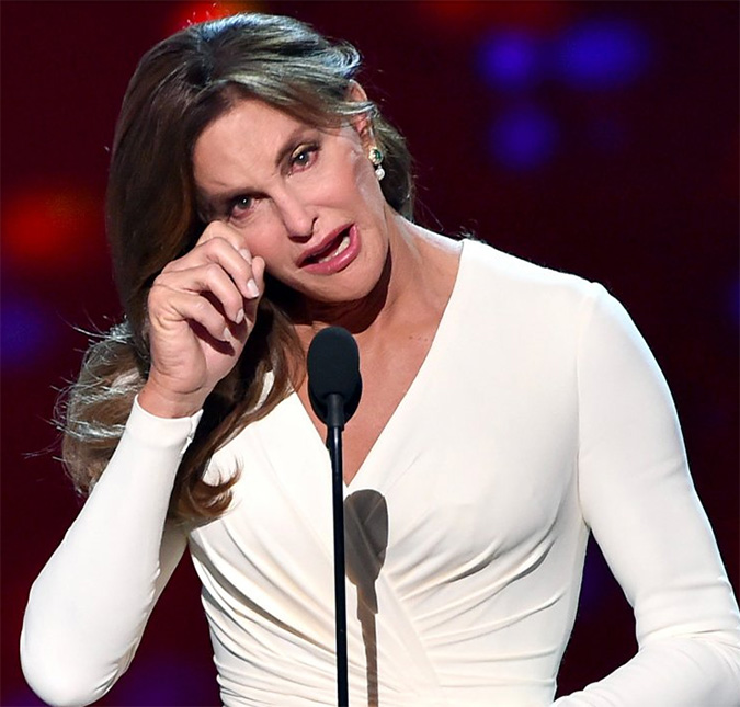 Um ano após provocar acidente de carro, Caitlyn Jenner faz acordo com vítimas