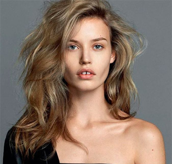 Seguindo os passos da mãe, Jerry Hall, Georgia May Jagger, que também é filha de Mick Jagger, se arriscou no mundo da moda e se deu muito bem! A top, que tem apenas um metro e 70 centímetros de altura, já estrelou uma série de campanhas de peso, como da marca de maquiagens Rimmel.